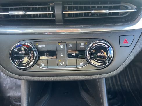 Certified 2024 Buick Envista Preferred w/ Convenience I Package image 27