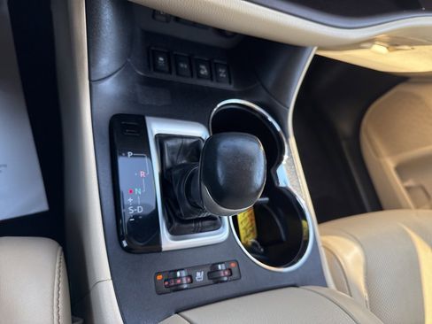 Used 2018 Toyota Highlander Limited image 15