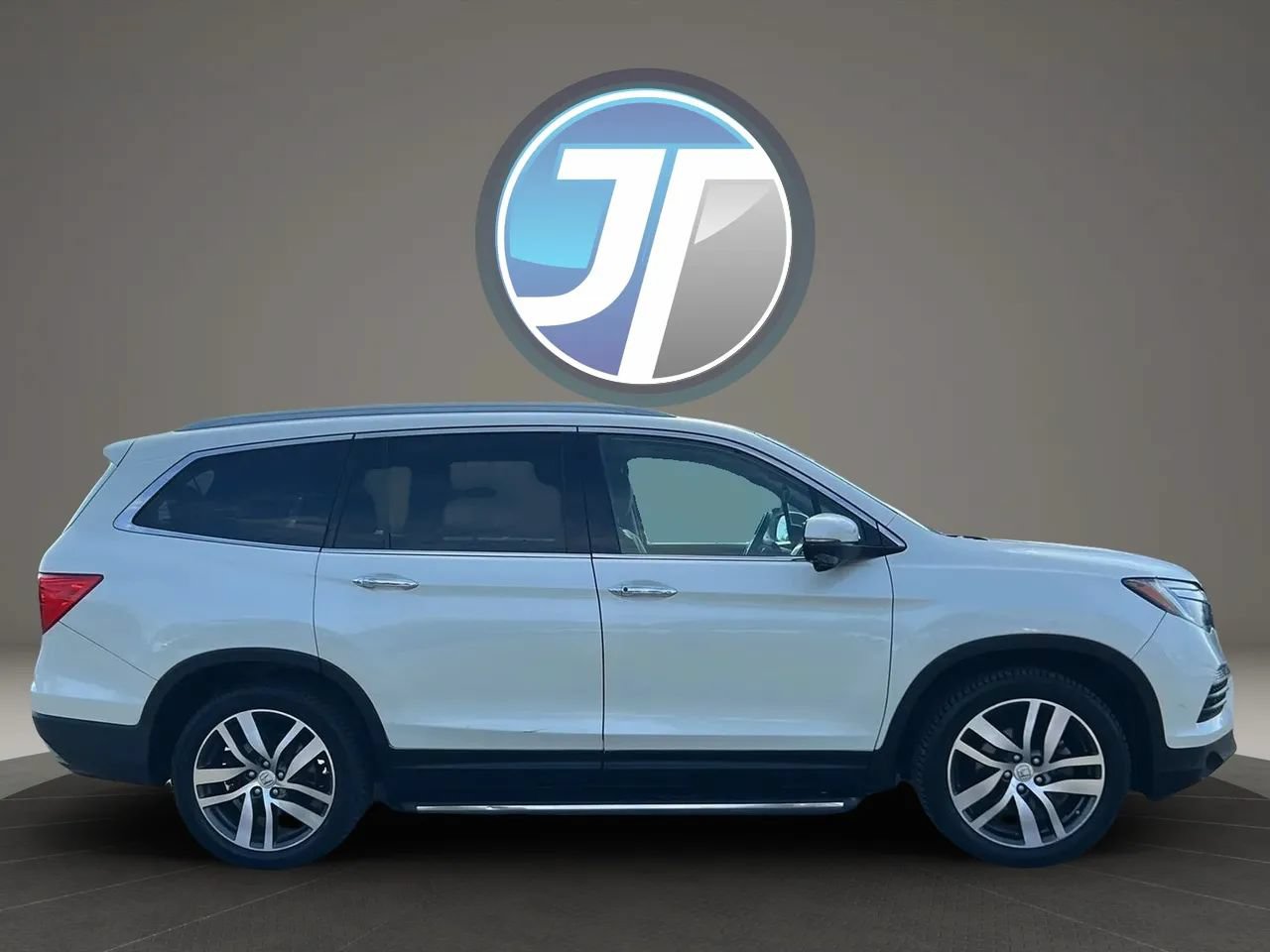 Used 2016 Honda Pilot Touring image 10