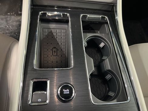 New 2026 Lincoln Aviator AWD image 16