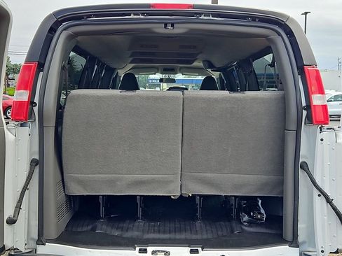 Used 2023 Chevrolet Express 3500 LS RWD image 23