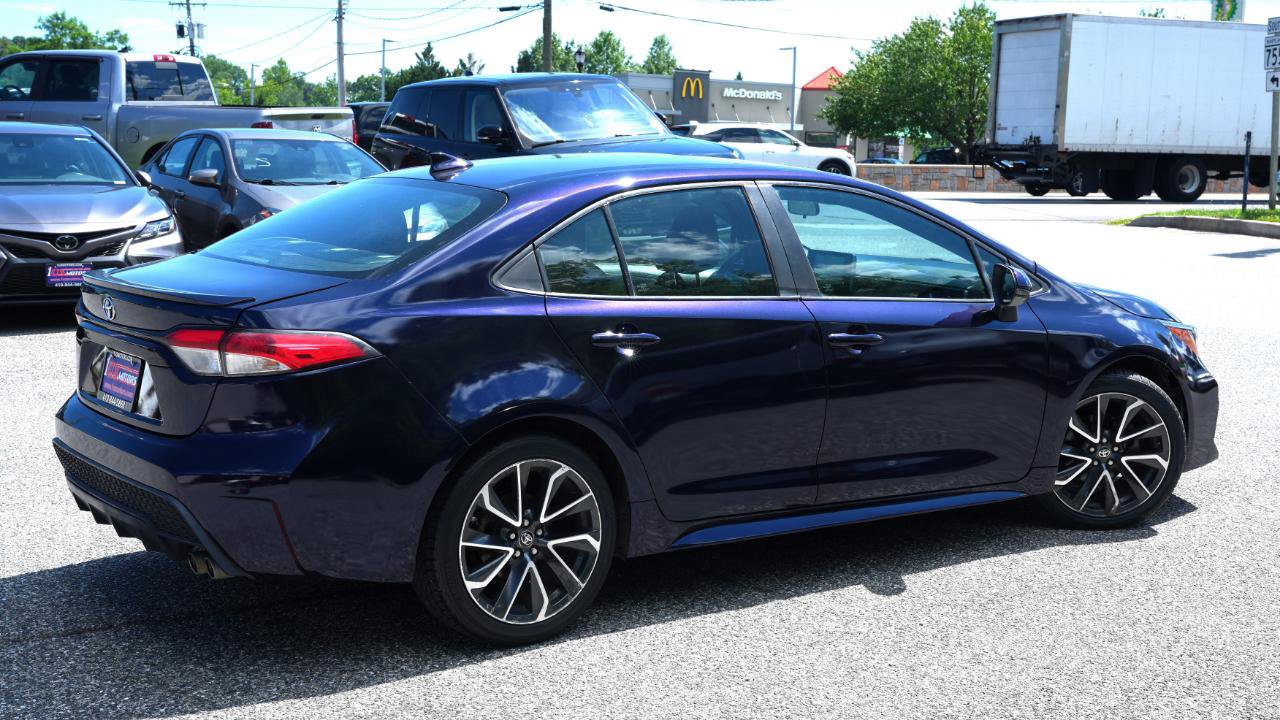 Used 2022 Toyota Corolla SE w/ SE Premium Package FWD image 3