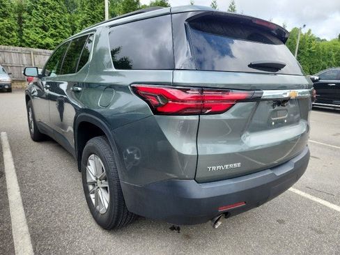 Used 2023 Chevrolet Traverse LT FWD image 3