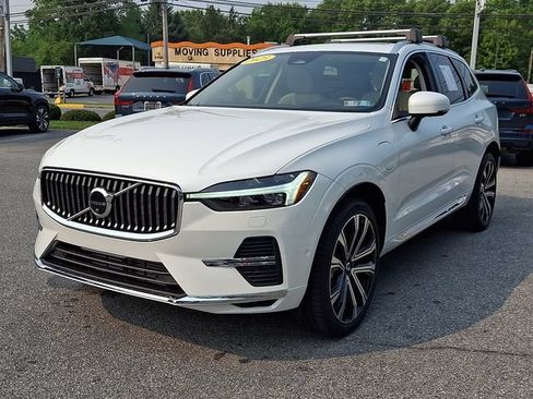 Certified 2023 Volvo XC60 T8 Ultimate w/ Climate Package AWD/4WD image 3