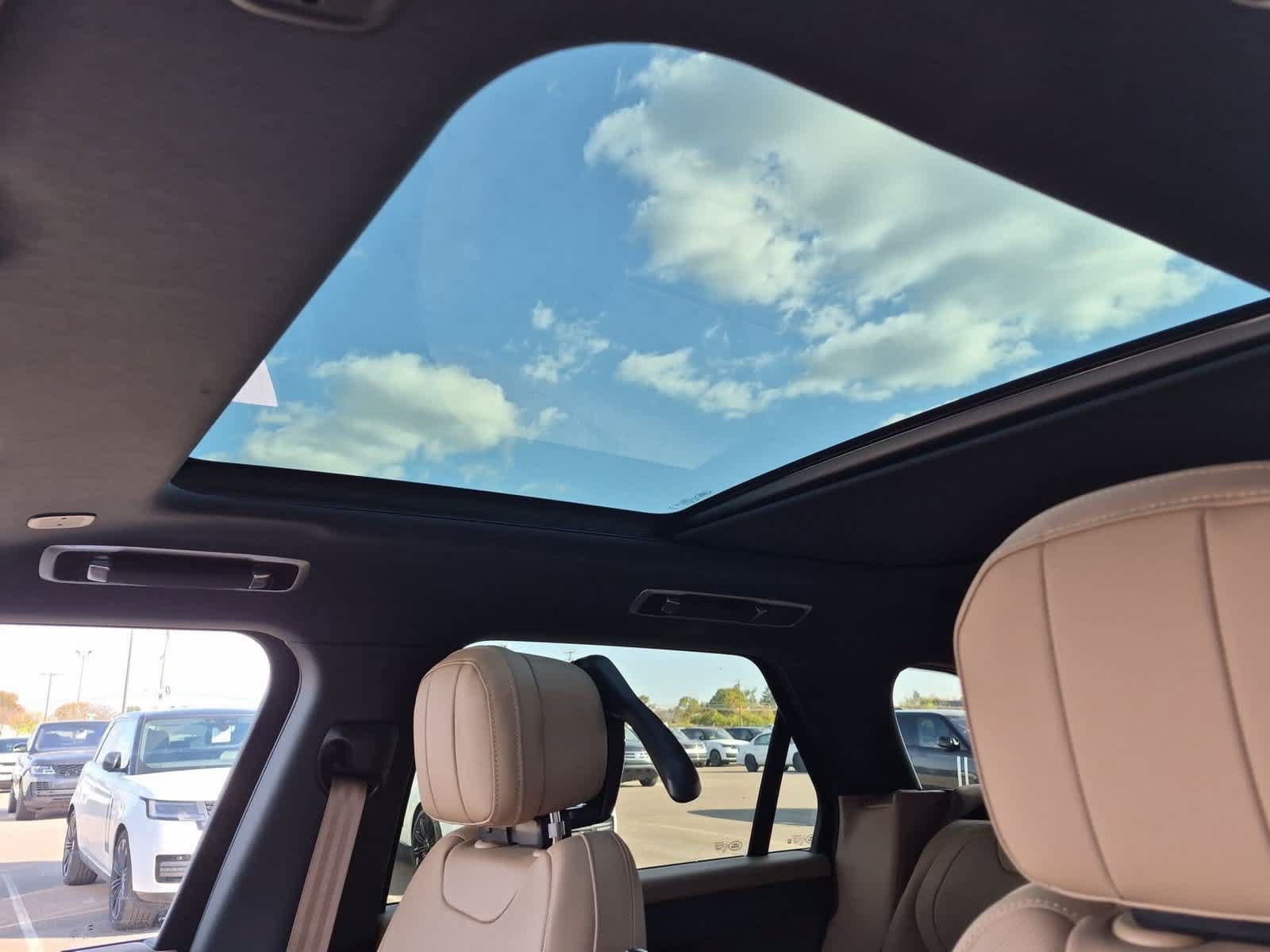 New 2027 Land Rover Range Rover Sport SE AWD/4WD image 19
