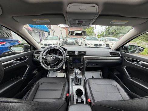 Used 2016 Volkswagen Passat 1.8T SE FWD image 45