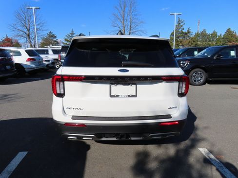 New 2026 Ford Explorer Active w/ Active Comfort Package image 5