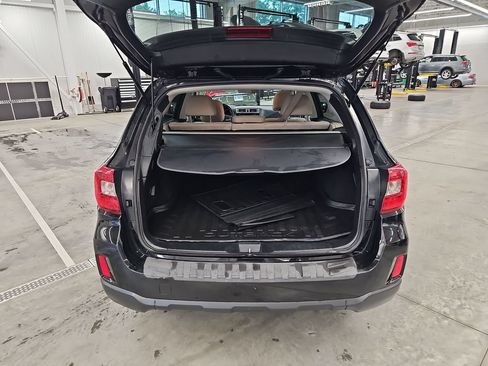 Used 2017 Subaru Outback 2.5i Premium AWD/4WD image 23