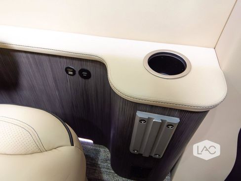 Used 2024 Mercedes-Benz Sprinter 3500 image 10