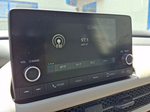 Used 2023 Honda HR-V LX image 16