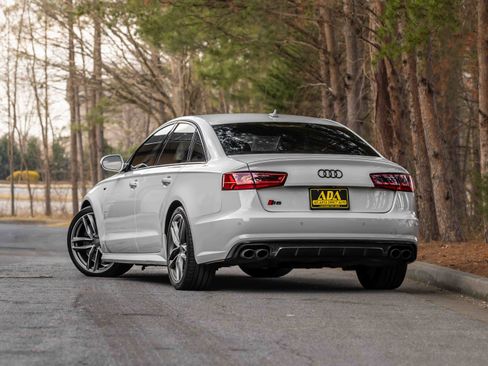 Used 2017 Audi S6 Prestige w/ S6 Sport Package image 3