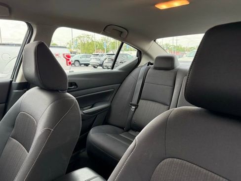 Used 2024 Nissan Altima 2.5 SV FWD image 9