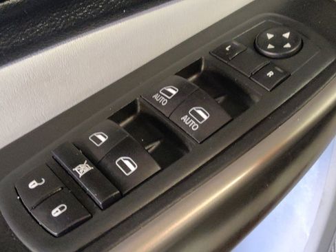 Used 2020 Jeep Cherokee Latitude Plus FWD image 27