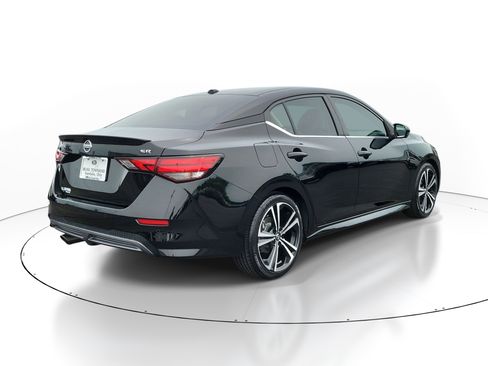 Certified 2021 Nissan Sentra SR w/ SR Premium Package FWD image 4