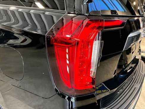Used 2024 GMC Yukon XL Denali w/ Advanced Technology Package AWD/4WD image 35