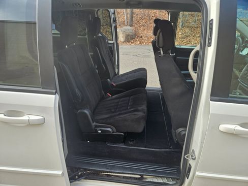 Used 2013 Dodge Grand Caravan SE FWD image 7