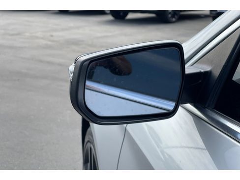 Used 2018 Chevrolet Malibu LT w/ Redline Edition FWD image 11