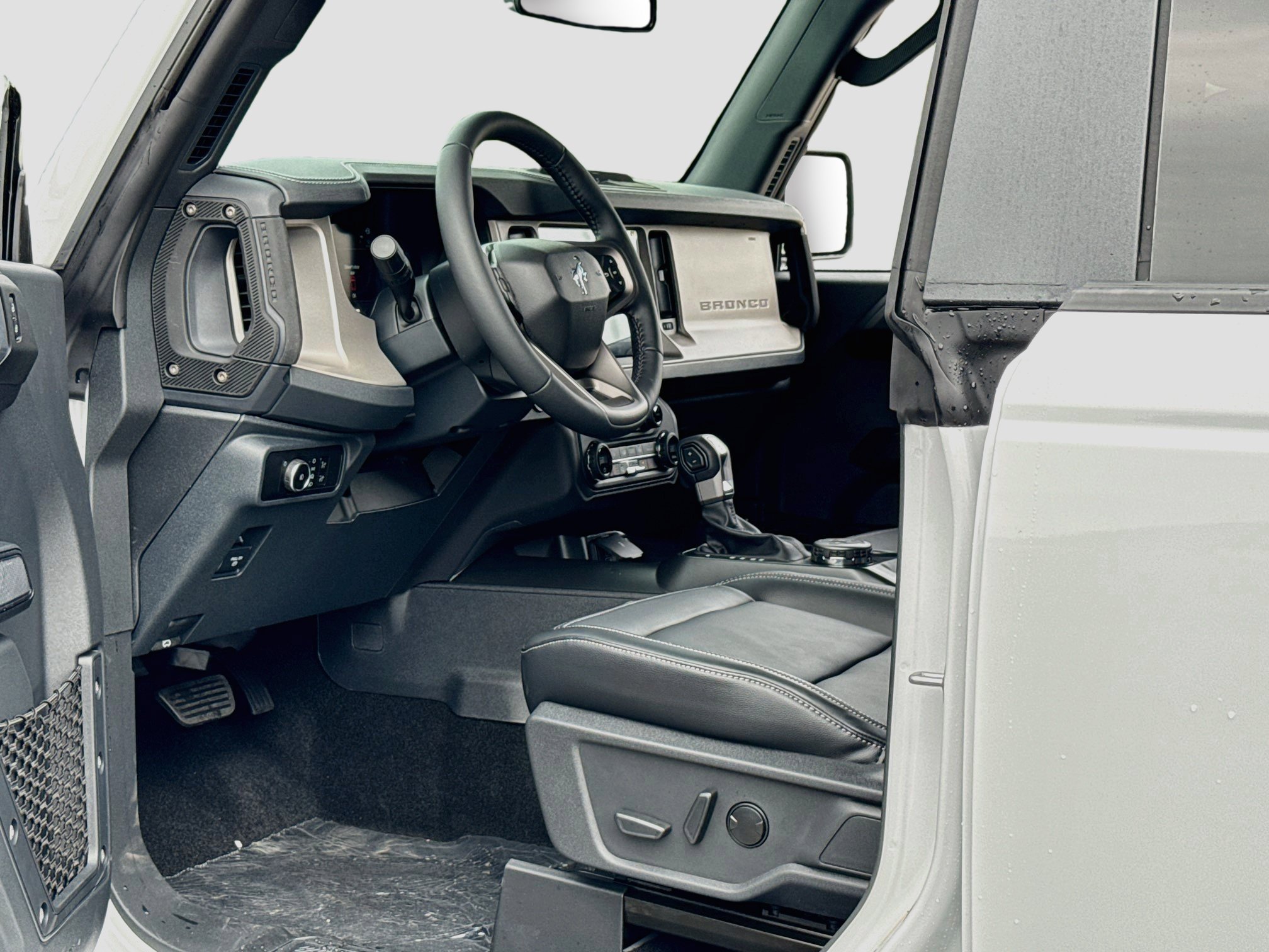 New 2026 Ford Bronco Outer Banks AWD/4WD image 4