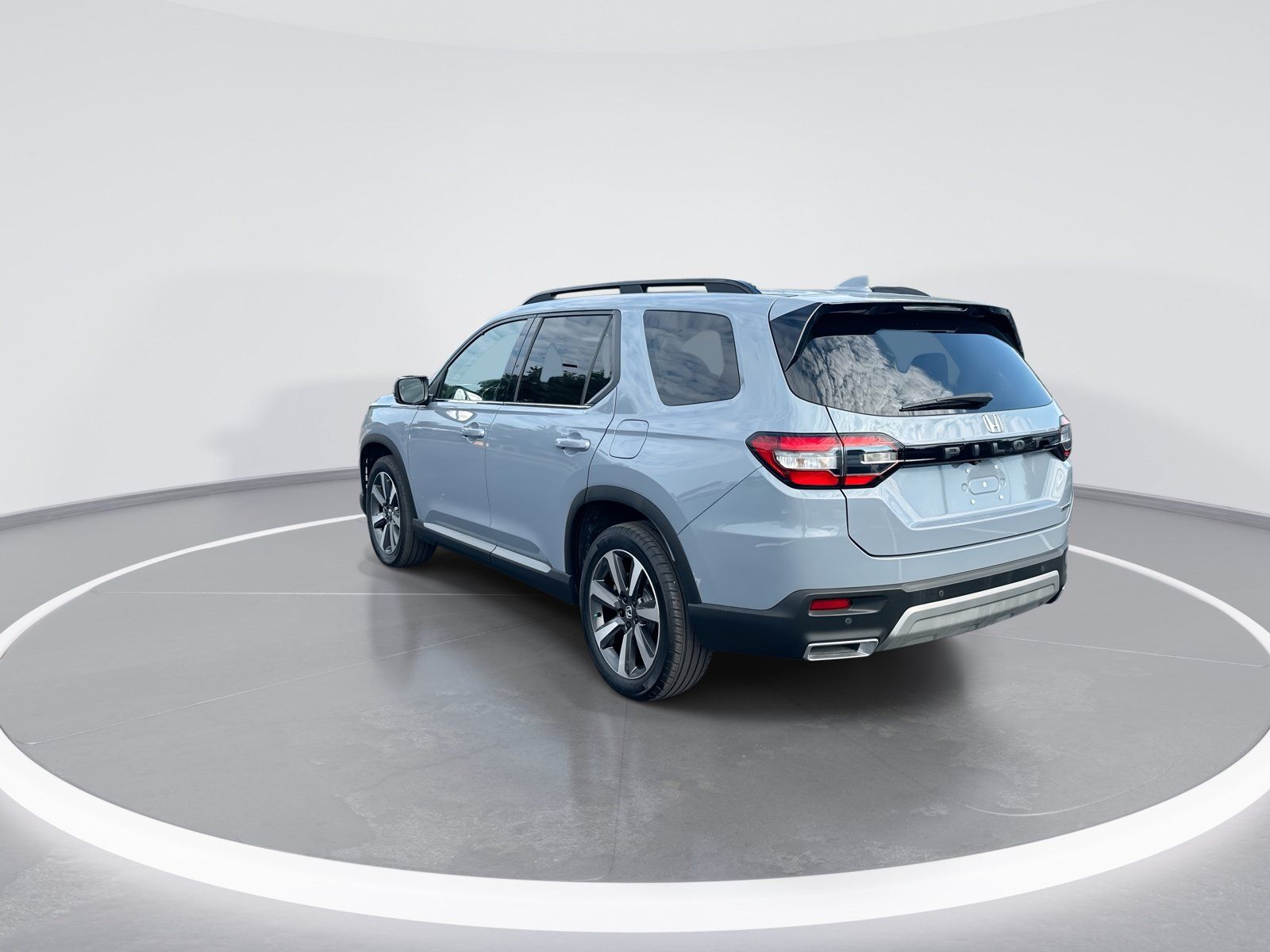 Used 2025 Honda Pilot Touring image 7