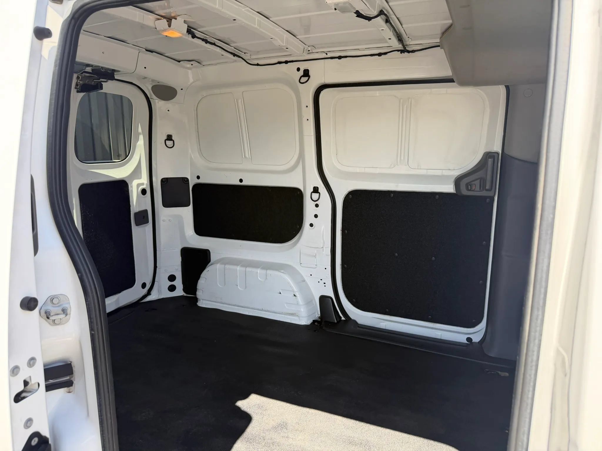Used 2020 Nissan NV200 SV w/ Back Door Glass Package FWD image 22