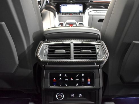 Used 2024 Lamborghini Urus S AWD/4WD image 34