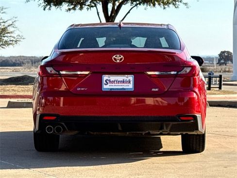 Used 2025 Toyota Camry SE image 7