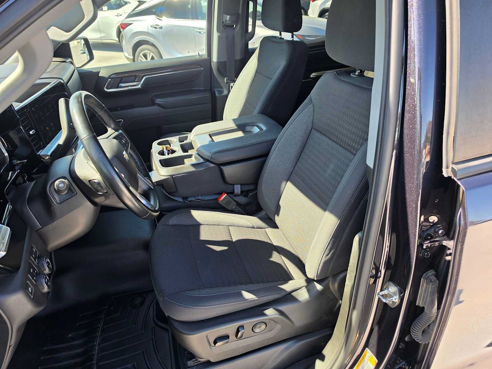 Used 2024 Chevrolet Silverado 1500 LT w/ Safety Package AWD/4WD image 21