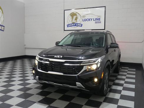 Used 2024 Kia Seltos S AWD/4WD image 4