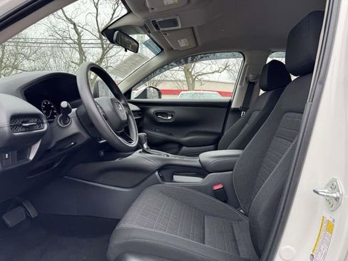 Certified 2025 Honda HR-V LX image 13