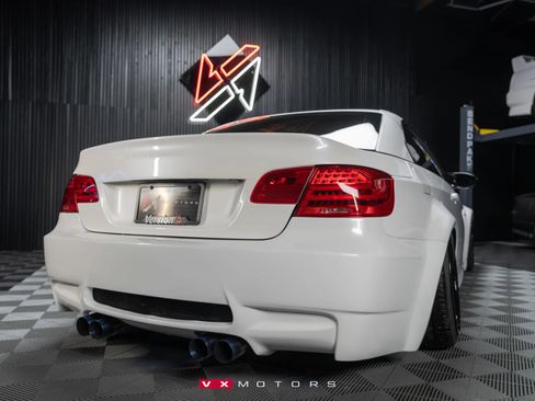 Used 2009 BMW 335i Convertible image 22