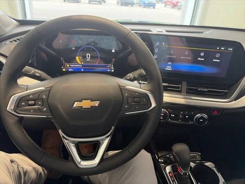 New 2026 Chevrolet Trax LT w/ Driver Confidence Package FWD image 13