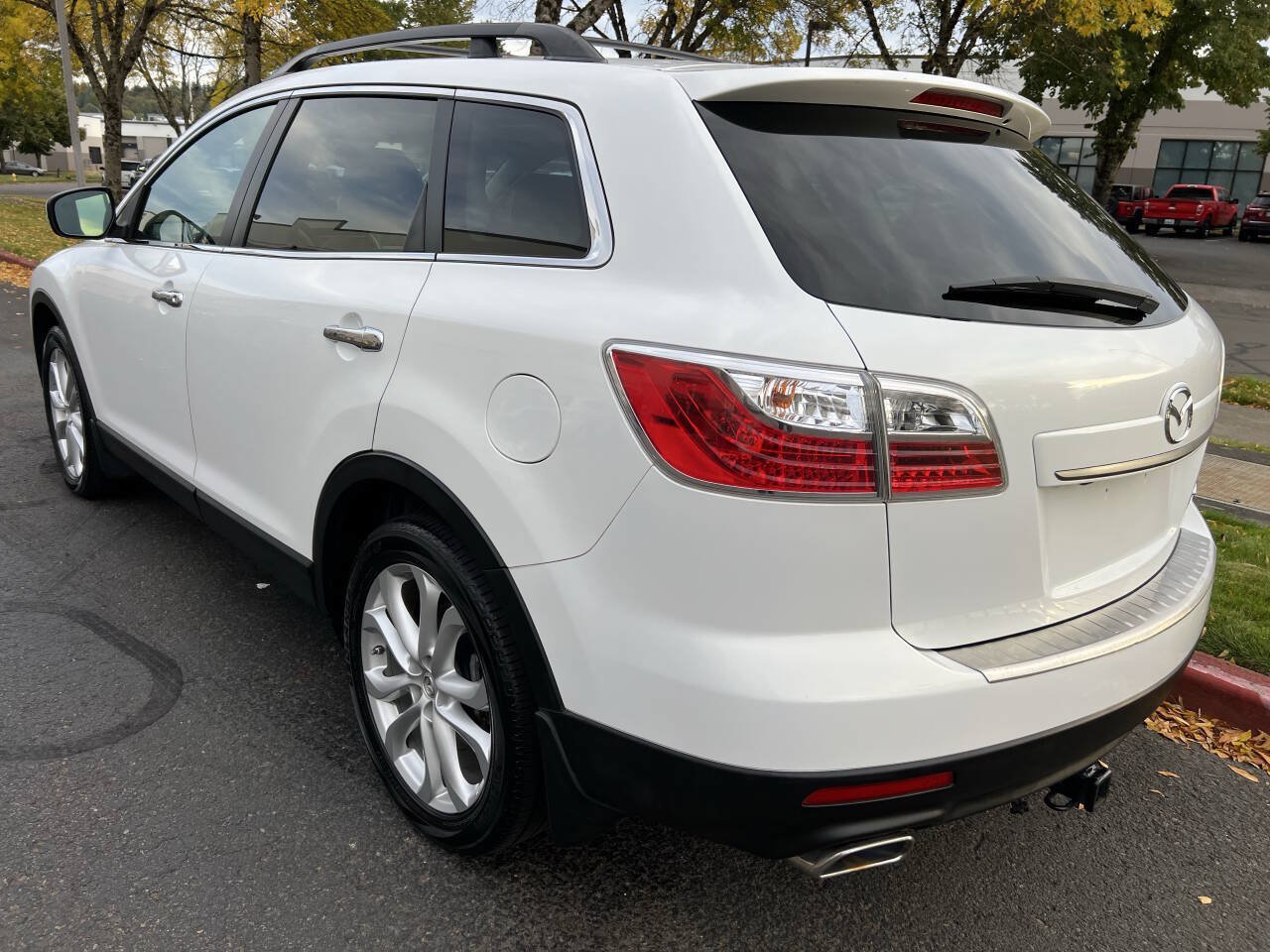 Used 2011 MAZDA CX-9 Grand Touring w/ Moonroof & Bose Audio Pkg AWD/4WD image 3