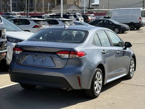 Used 2025 Toyota Corolla LE FWD image 4