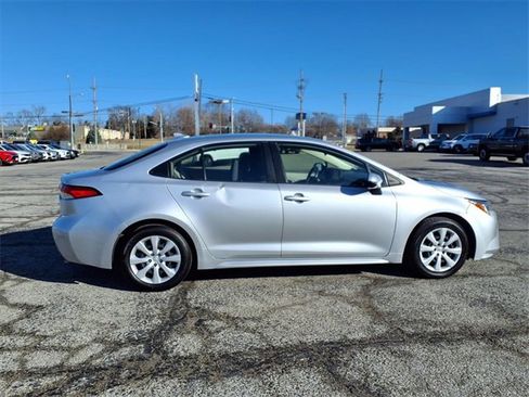 Used 2022 Toyota Corolla LE image 15