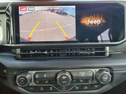 New 2026 Jeep Wrangler Unlimited Rubicon image 18