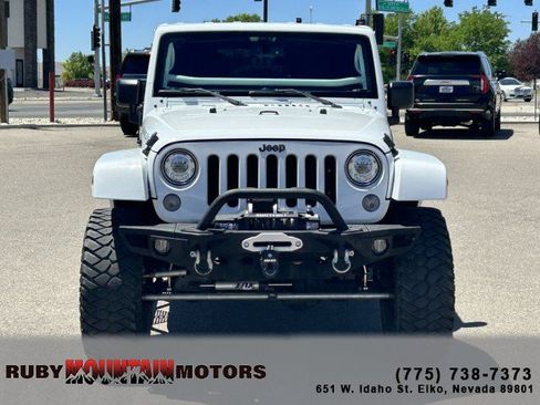 Used 2017 Jeep Wrangler Unlimited Rubicon w/ Connectivity Group AWD/4WD image 2