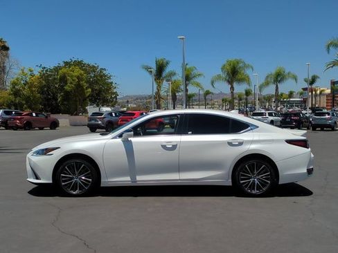 Used 2025 Lexus ES 300h w/ Premium Package FWD image 8
