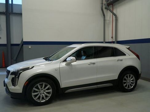 Used 2022 Cadillac XT4 Premium Luxury w/ Enhanced Visibility Package image 2
