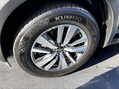 Used 2025 Nissan Pathfinder SL image 33