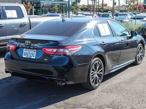 Used 2019 Toyota Camry SE image 9
