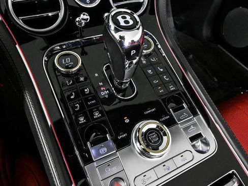 Used 2021 Bentley Continental GT image 25