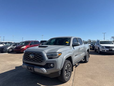 Used 2021 Toyota Tacoma TRD Sport w/ Technology Package image 7