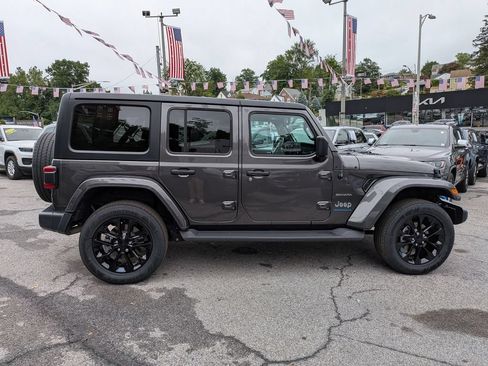 Used 2023 Jeep Wrangler Unlimited Sahara w/ Cold Weather Group AWD/4WD image 5