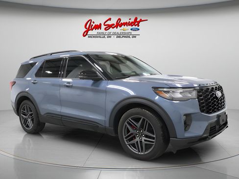 Used 2025 Ford Explorer ST AWD/4WD image 2