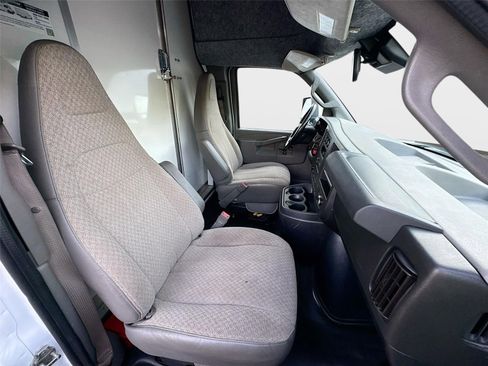 Used 2021 Chevrolet Express 3500 w/ Power Convenience Package RWD image 17