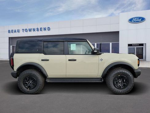 New 2025 Ford Bronco Outer Banks w/ Sasquatch Package image 3