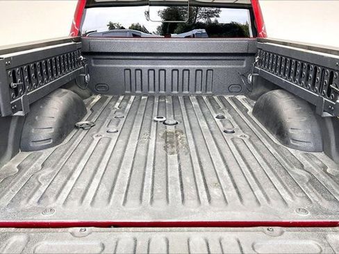 Used 2017 Ford F250 Platinum w/ Platinum Ultimate Package AWD/4WD image 27