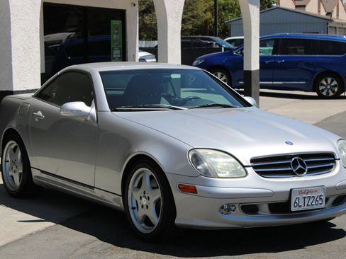 Used 2004 Mercedes-Benz SLK 320 image 3