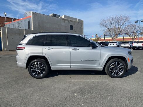 Used 2022 Jeep Grand Cherokee Overland image 8