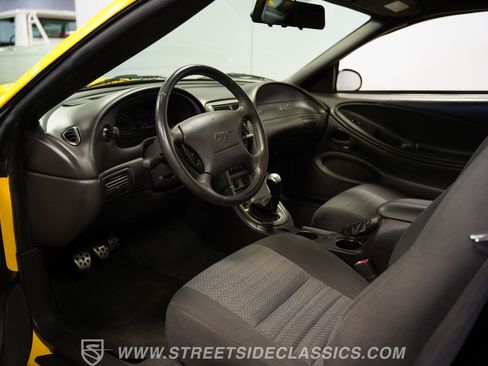 Used 2004 Ford Mustang GT RWD image 4